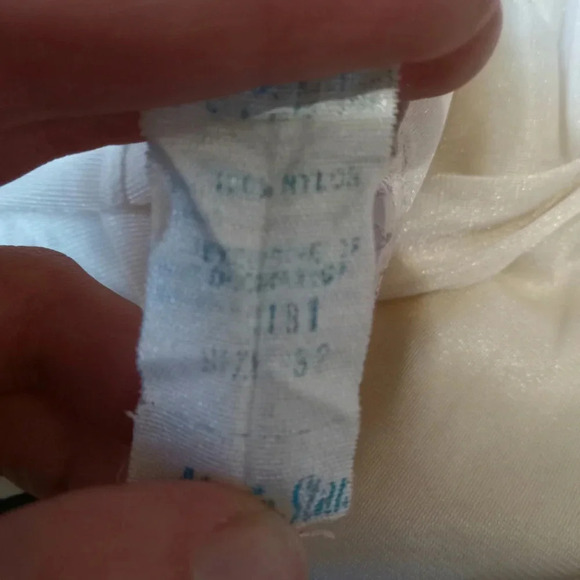 Vintage Movie Star Slip Size 32 Lace Trim and Sides - Picture 8 of 14